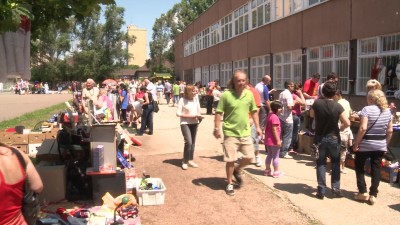 Kéthetente bolhapiac a Balassi udvarán