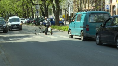 Tavasszal zsúfoltabbá válik a közutak forgalma