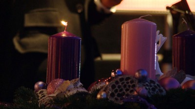 Meggyújtották az első adventi gyertyát