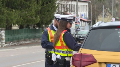 A biztonsági öv használatát ellenőrzik a rendőrök