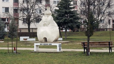 Akár egy padot is örökbe fogadhatnak a felsővárosiak