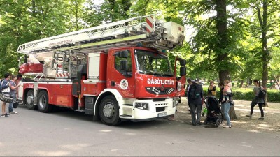 Új tűzoltóautót és felszereléseket használ