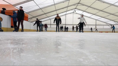 Megnyílt a Városi Műjégpálya