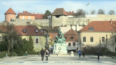 Aláírták a szerződést - megújul a vár