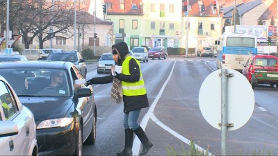 Szórólapon köszönték meg az autósok türelmét 