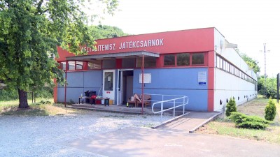 Lebontják az asztalitenisz csarnokot