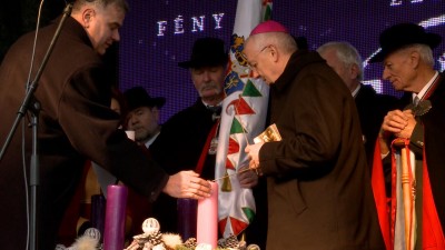 A negyedik adventi gyertyát is meggyújtották