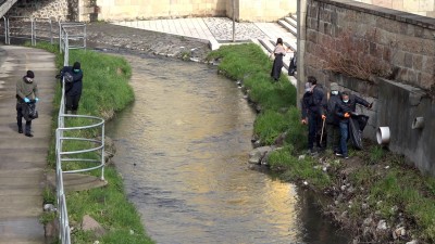 Hatvanan gyűjtötték a szemetet városszerte