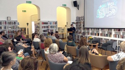 Silent book konferenciát tartottak a könyvtárban