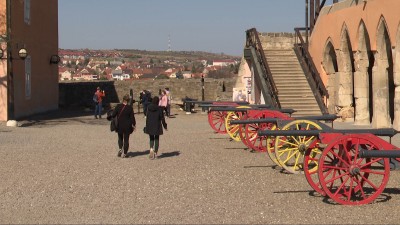 A szállodák tele vannak, sok a turista a városban