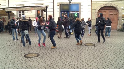 Egri flashmob a rák világnapján