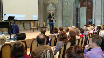 Családbarát konferencia Pál Feri atyával