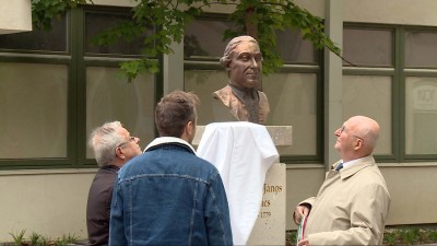 Leleplezték a Kracker János Lukács szobrot