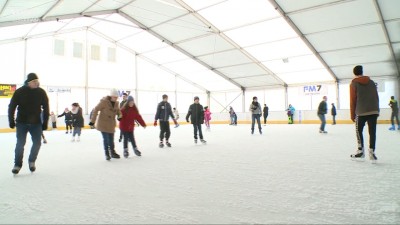 Program karácsonyra - megtelt a koripálya 