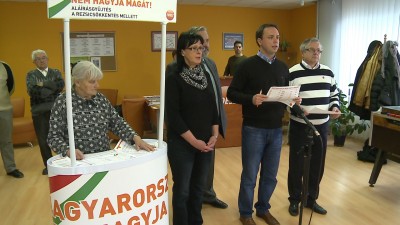 Aláírásokat gyűjt Egerben a Fidesz