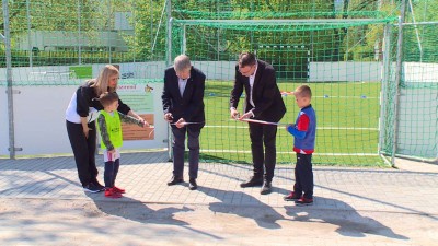 Átadták a Tavasz utcai ovi-focipályát