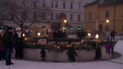 Fellobbant a szeretet lángja