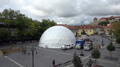 Különleges kiállítás a Dobó téren